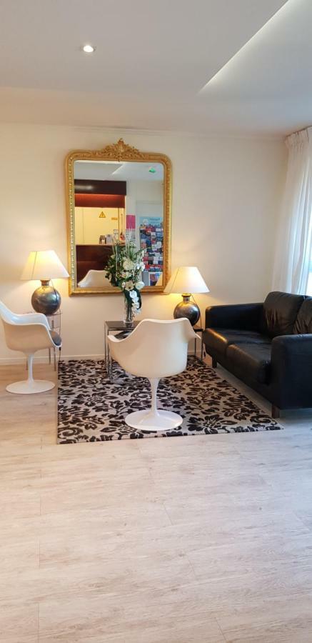 Hotel Le Galoubet Вилньов Любе Екстериор снимка